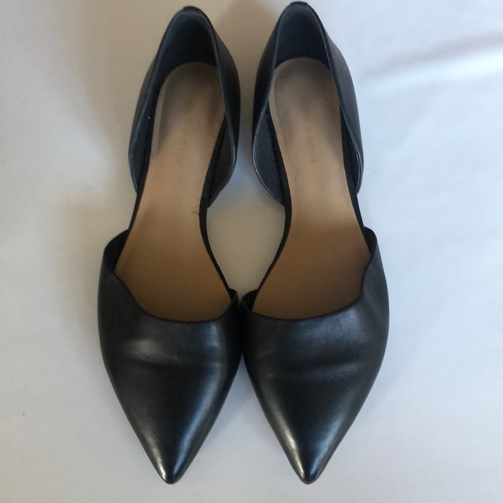Pointed-Toe d’Orsay Style Flats
